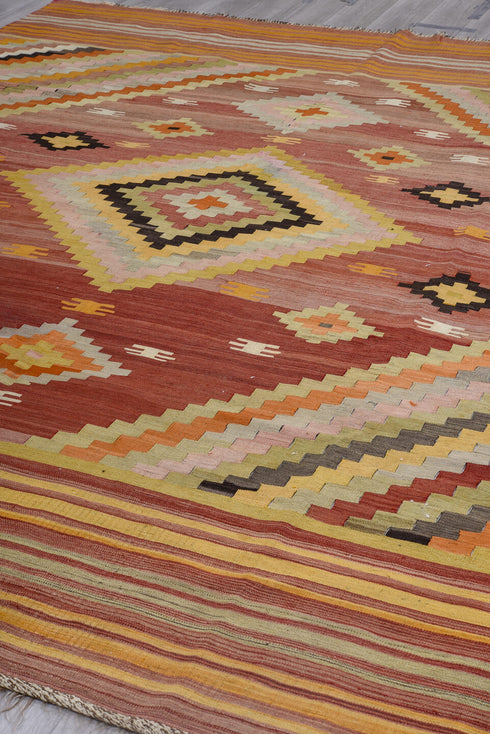 Vintage Kilim Area Rug (9' x 11')
